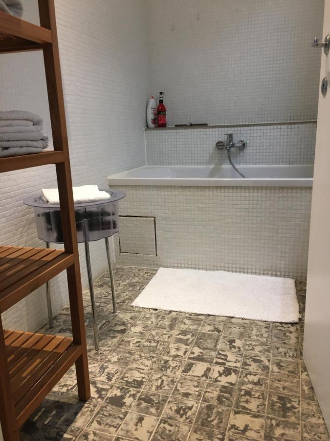 Guesthouse Poppies , Free Parking Остенде Экстерьер фото