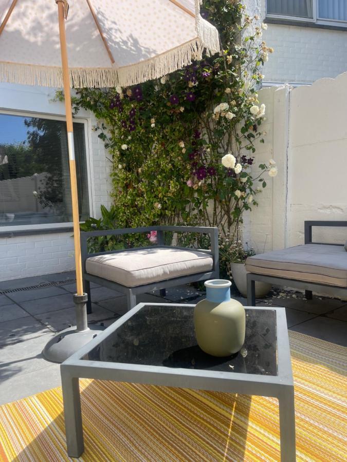 Guesthouse Poppies , Free Parking Остенде Экстерьер фото