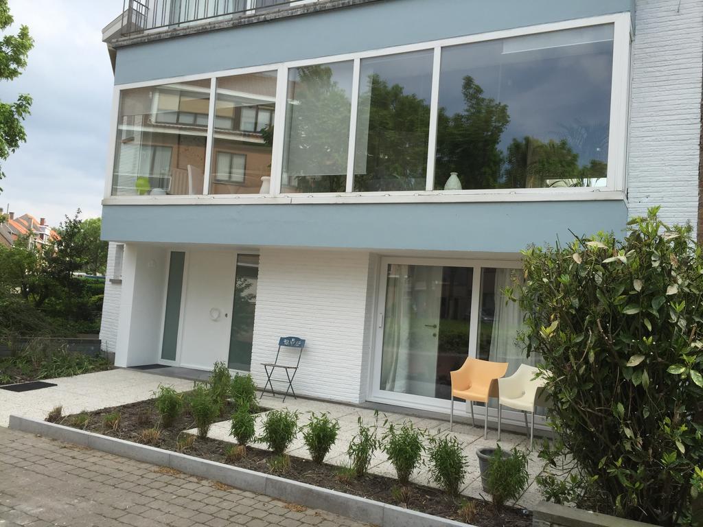 Guesthouse Poppies , Free Parking Остенде Экстерьер фото