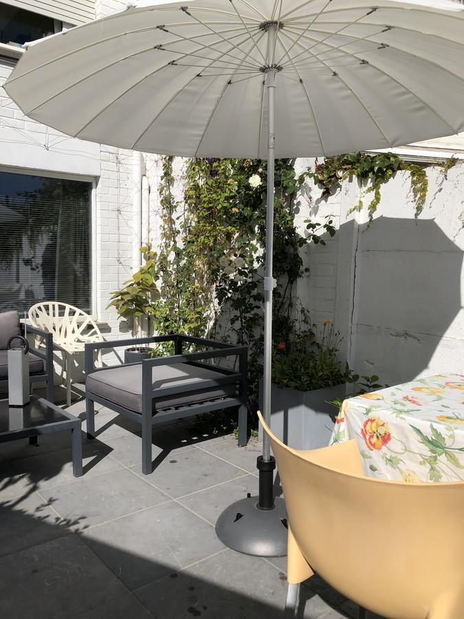 Guesthouse Poppies , Free Parking Остенде Экстерьер фото