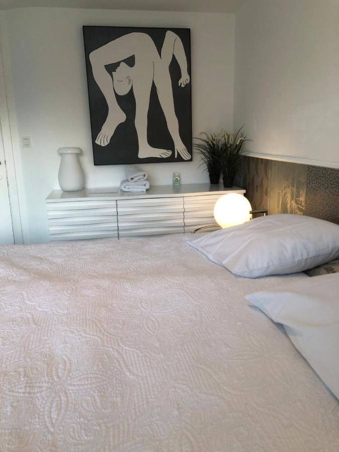 Guesthouse Poppies , Free Parking Остенде Экстерьер фото