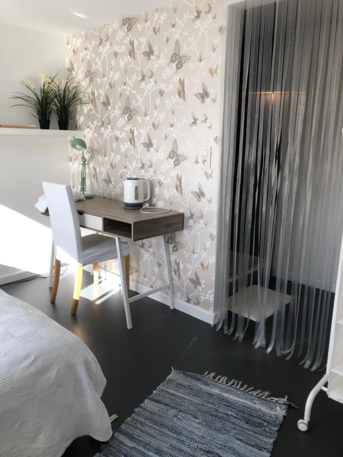 Guesthouse Poppies , Free Parking Остенде Экстерьер фото